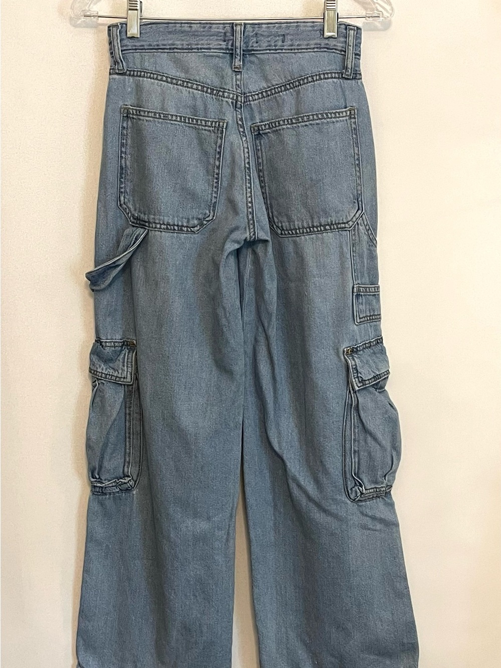 Wild Fable Light Wash Mid Rise Baggy Wide Leg Cargo Jeans size 00 - Picture 3 of 10